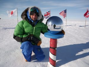 SES的Gez Draycott在南极
